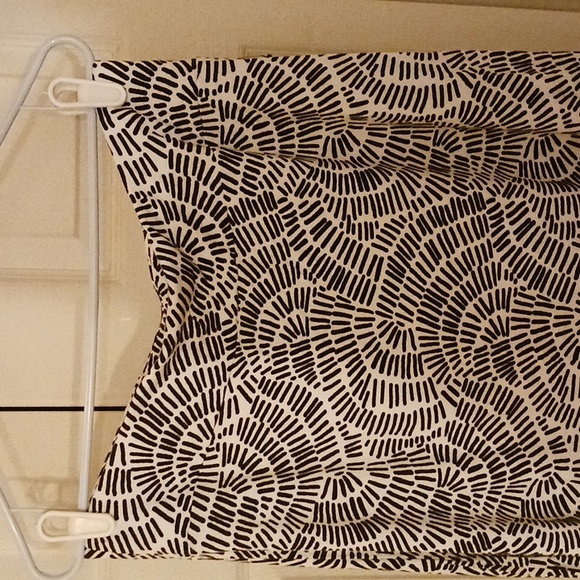 Skirt - Picture 2 of 4